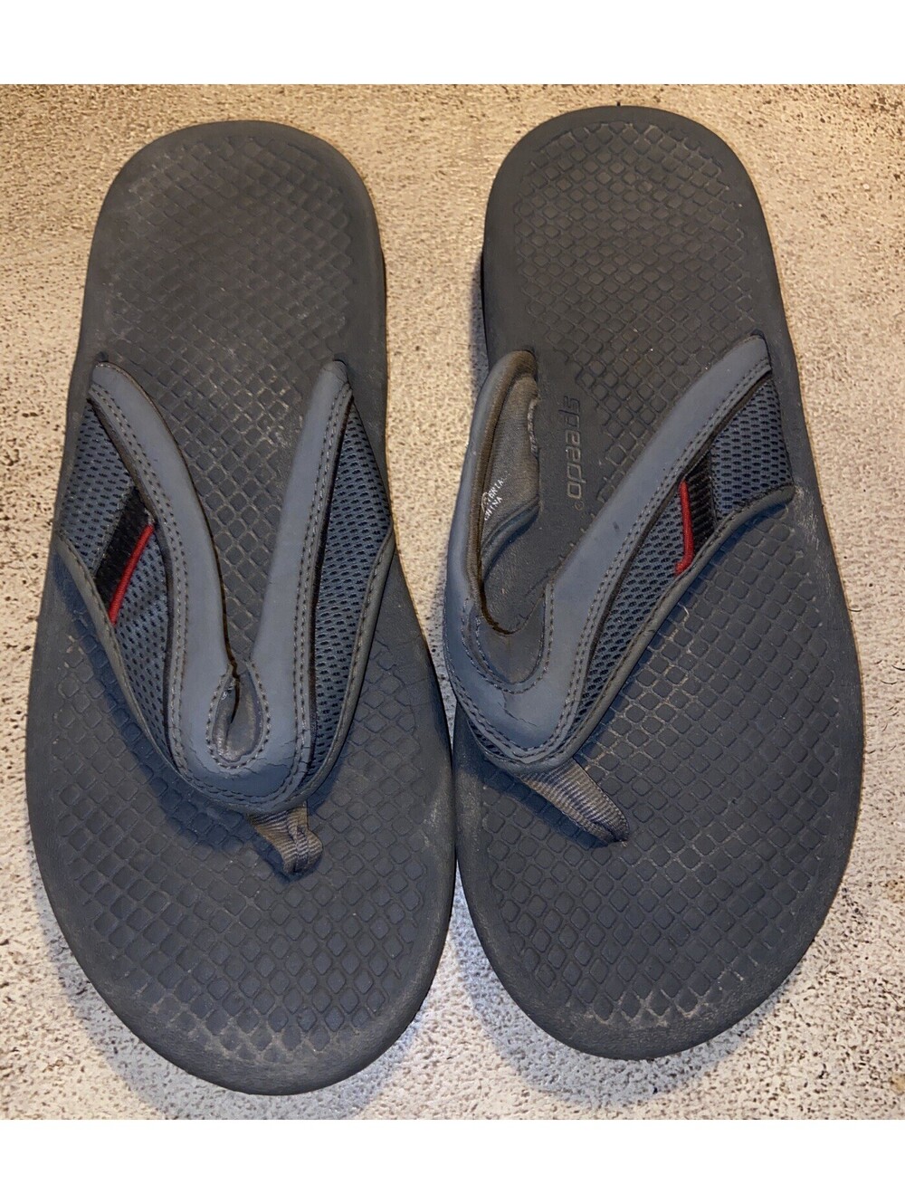 Speedo Men's Sandals Flip-Flops Size 8 Gray Used